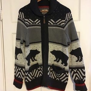 Casual men’s thick knitted zipper cardigan sweater with bear pattern